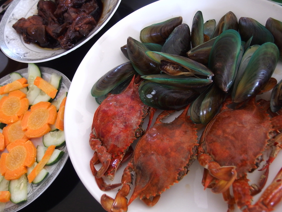 番外料理 カニとムール貝の料理
