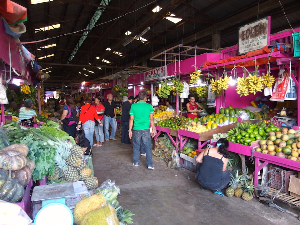 マホガニーマーケットの野菜市場