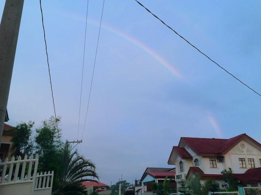 雷雨の後綺麗な虹が出た