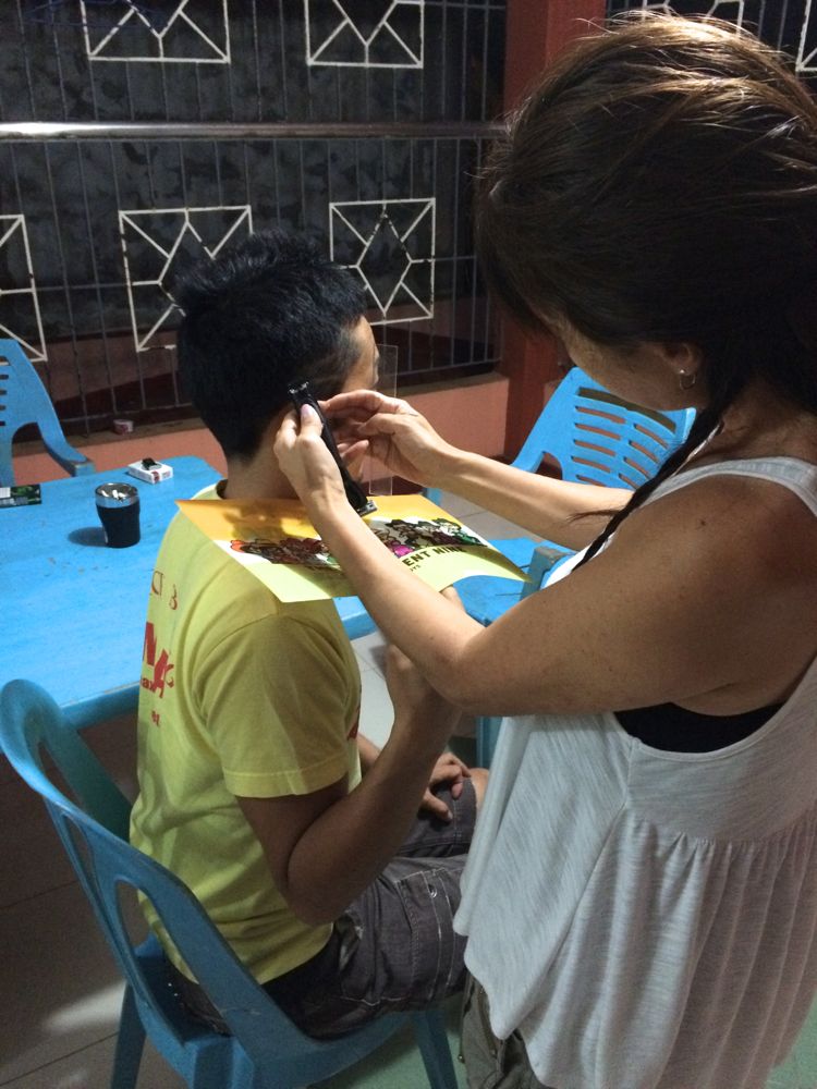 フィリピンで美容師復活